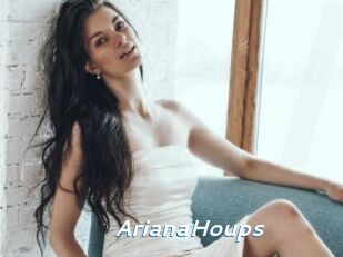 ArianaHoups