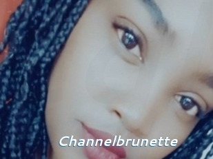 Channelbrunette