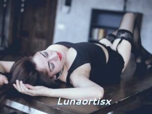 Lunaortisx