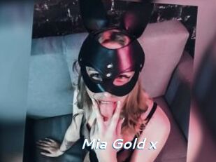 Mia_Gold_x