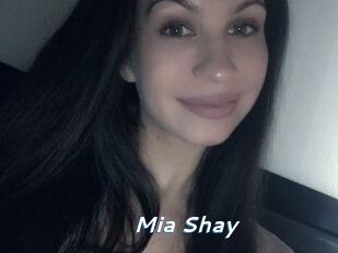 Mia_Shay