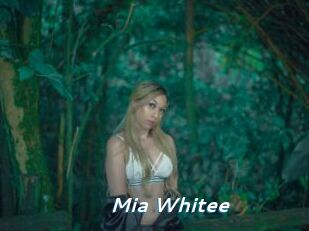 Mia_Whitee