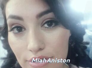 MiahAniston