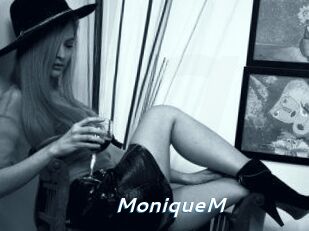 MoniqueM