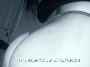Mysterious_Brunette