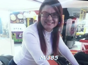 Mia85