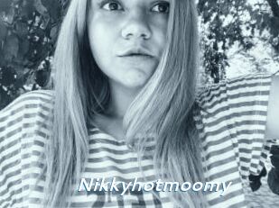Nikkyhotmoomy